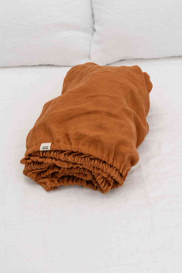 Cinnamon linen fitted sheet