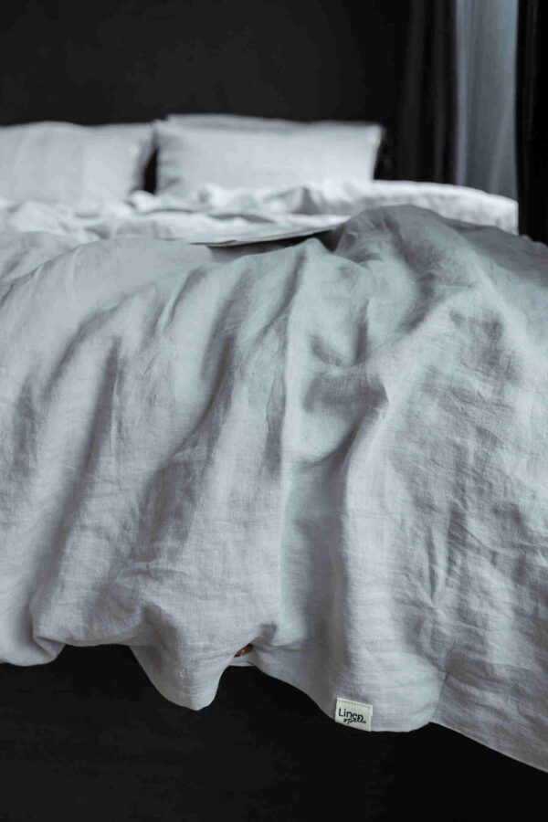 Light grey linen fitted sheet (2)