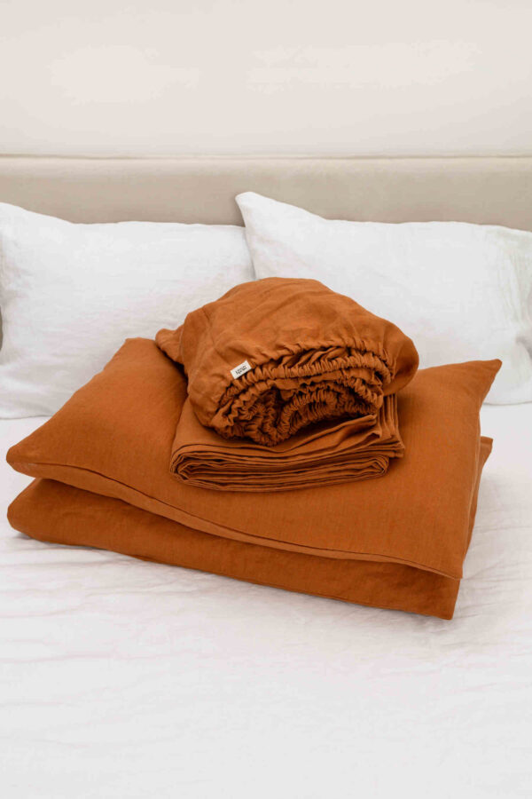 Cinnamon linen sheet set