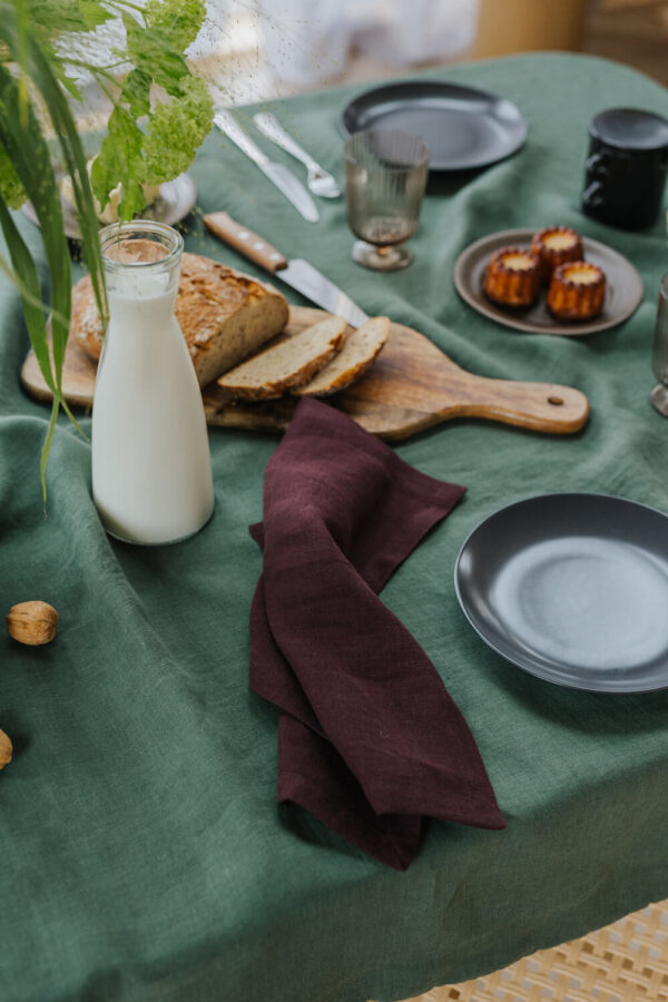 Deep Purple linen napkin set of 4 (3)