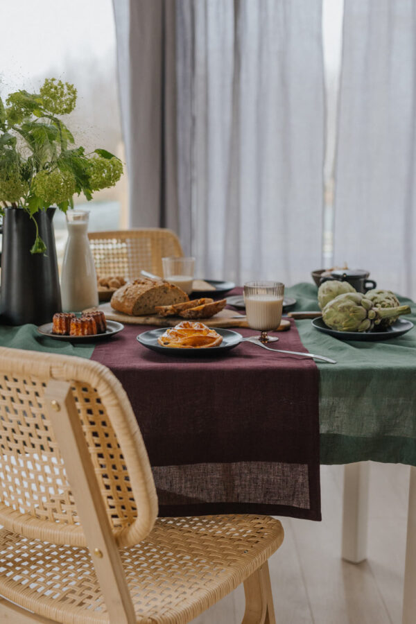 Deep Purple linen table runner (4)