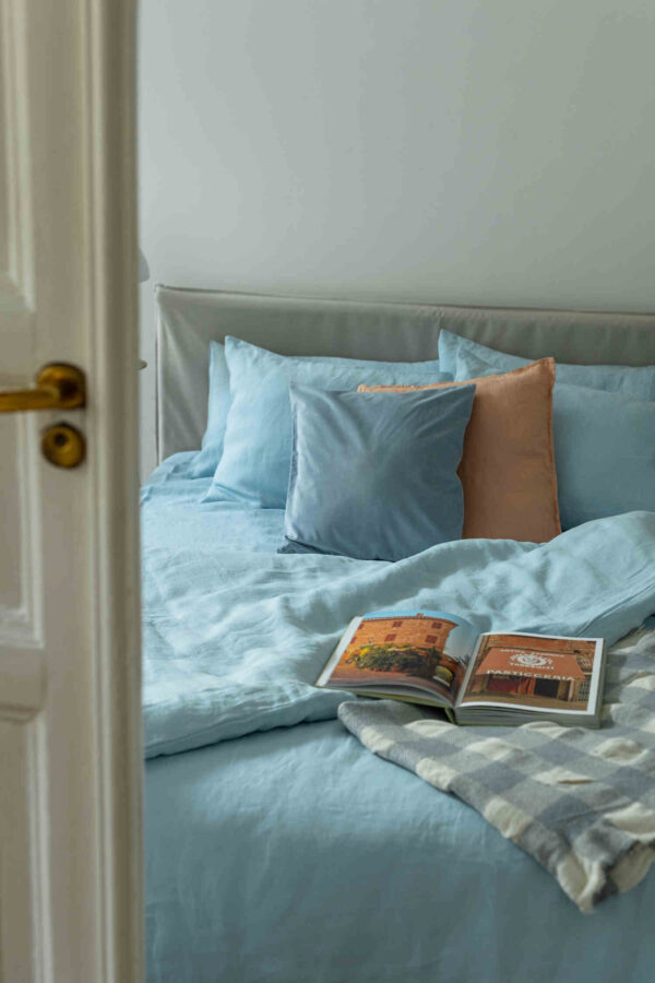 Sky Blue linen duvet cover (3)