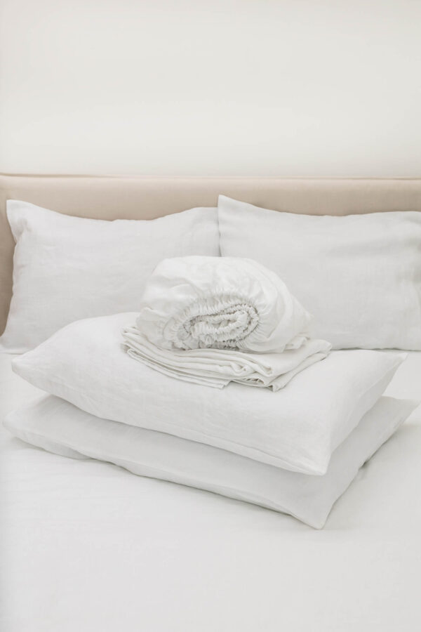 White linen sheet set